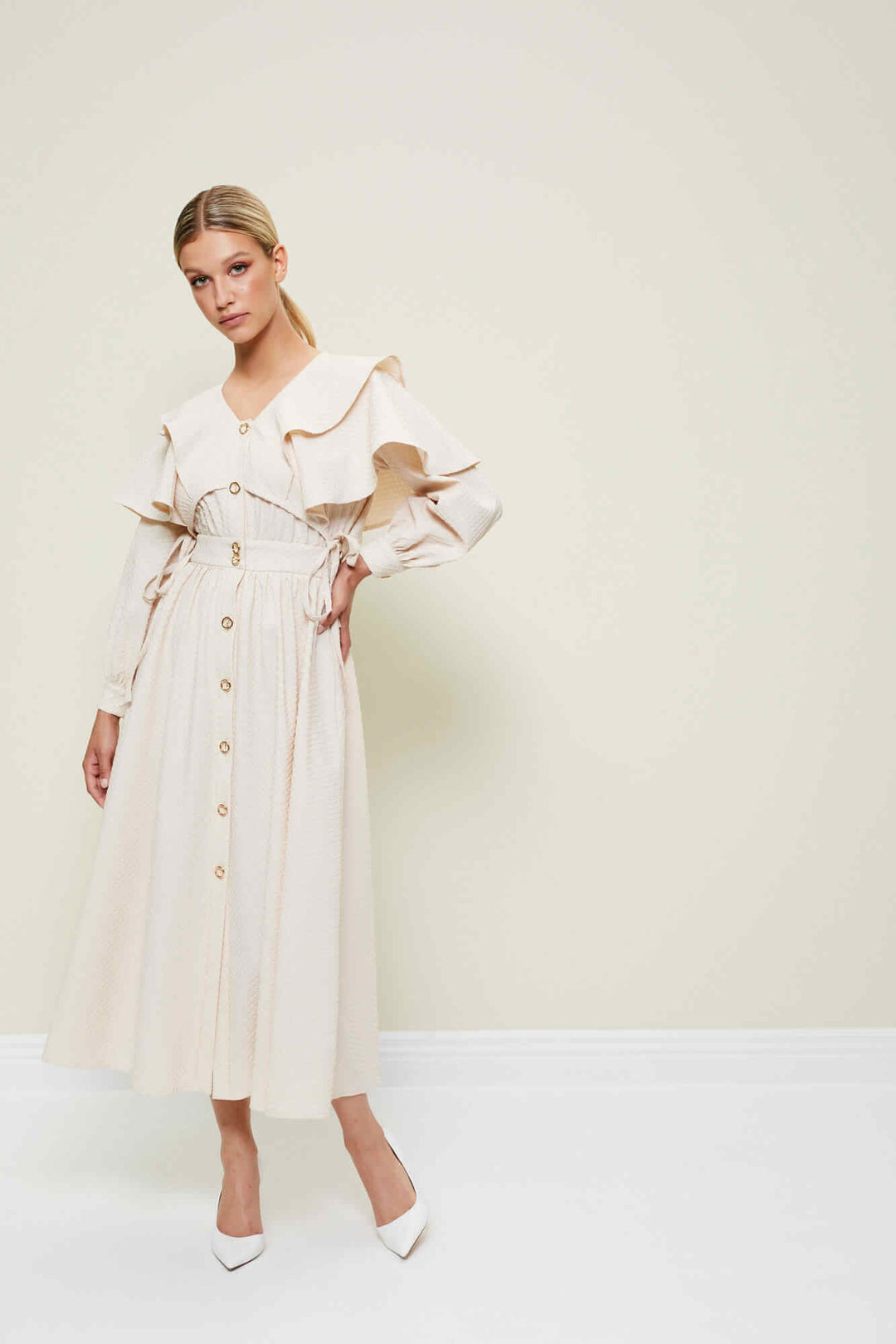 BUTTON-FRONT DRESS WITH LONG SLEEVES