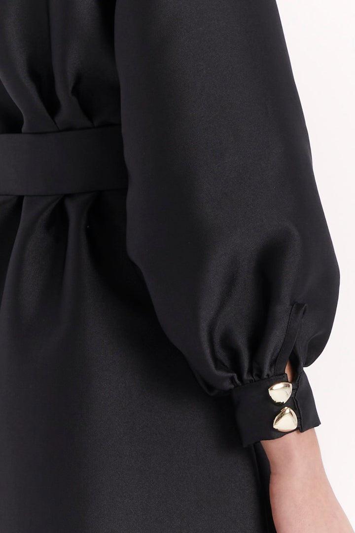 BUTTON-FRONT DRESS WITH RUFFLES AND A WAIST BELT