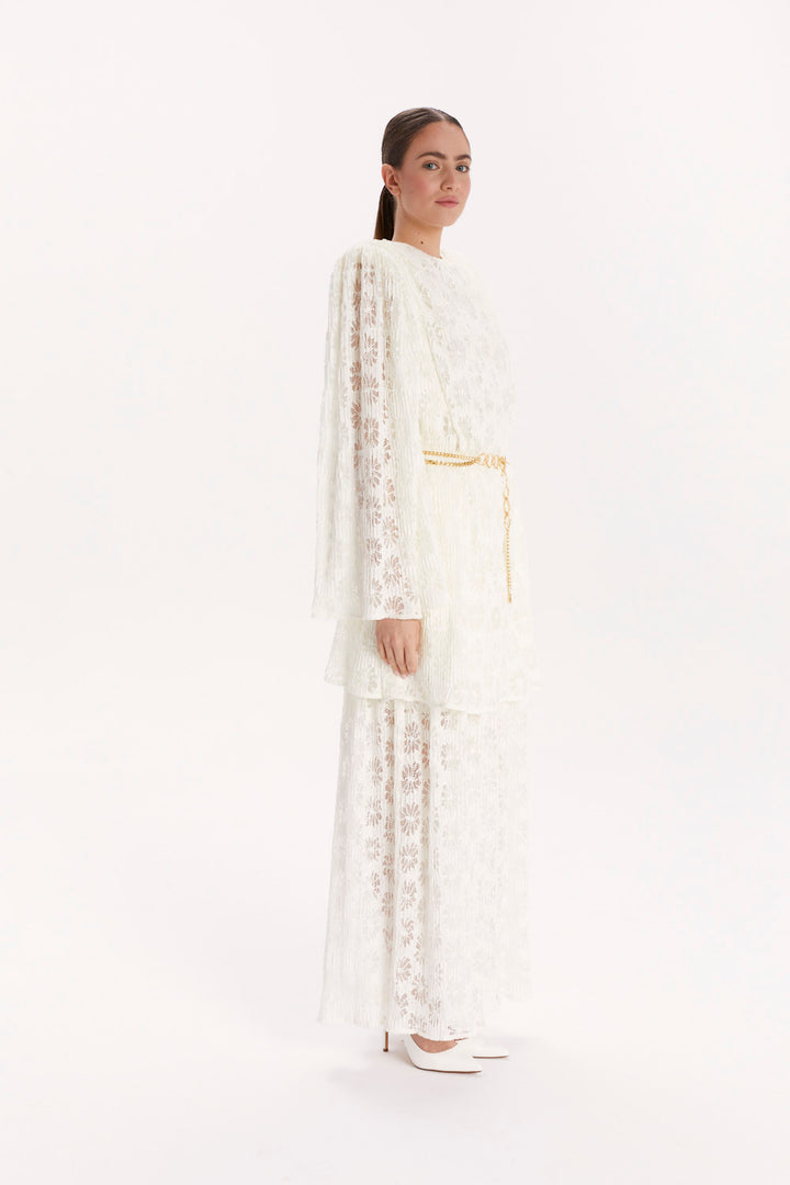 LACE BLOUSE WITH WIDE SLEEVES AND SHOULDER PADS