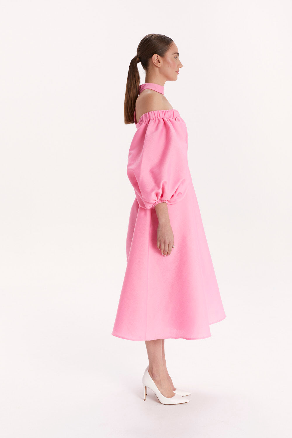 DRESS WITH OFF-SHOULDER NECKLINE AND CHOKER