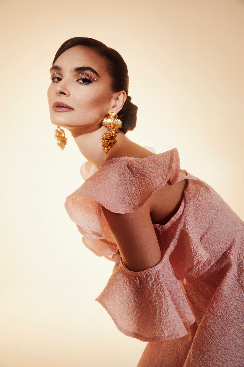 DRESS WITH TEXTURED FABRIC AND BUTTERFLY SLEEVES