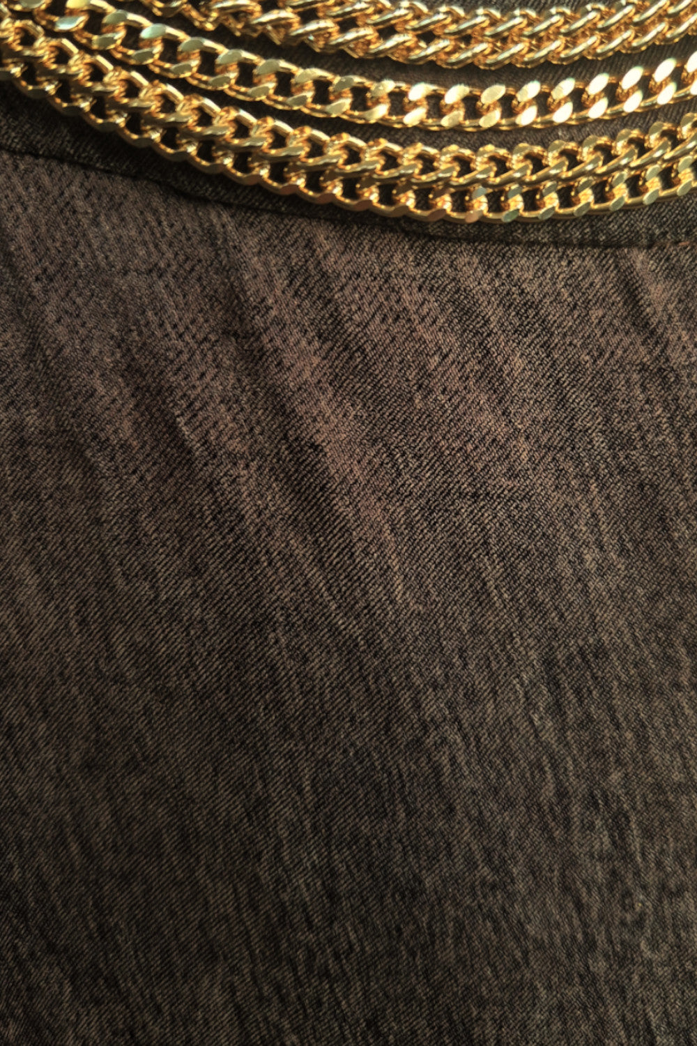 CLARA WIDE-LEG TROUSERS WITH A DECORATIVE CHAIN BELT