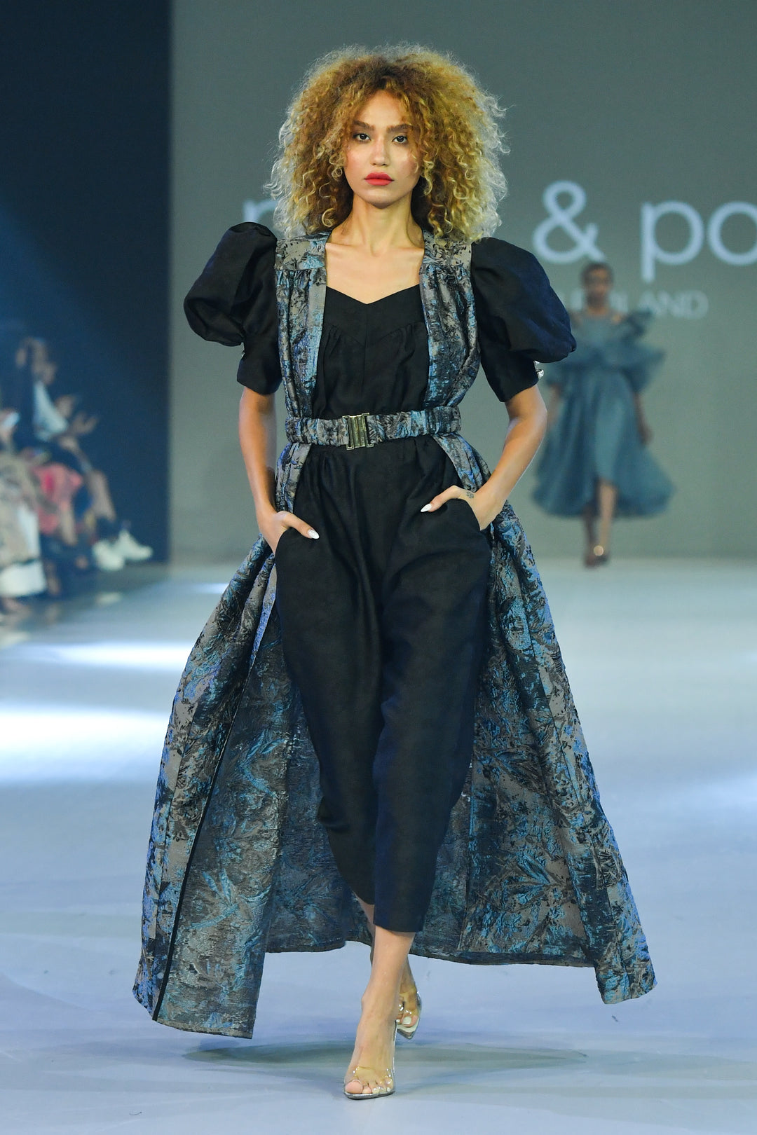 JUMPSUIT WITH A SWEETHEART NECKLINE AND TAPERED LEGS
